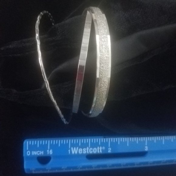 Vintage Monet Silver Tone Bangle Bracelets - set of 3 - Picture 4 of 12